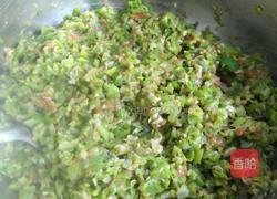豆角肉馅包子的做法图解2