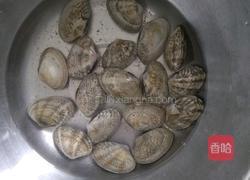 简单爆炒花蛤的做法图解1