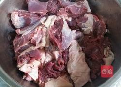 牛肉烧土豆的做法图解1