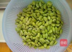 酱瓜炒毛豆的做法图解1