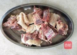 莲子百合煲鸭汤的做法图解3