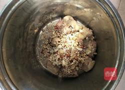 莲子百合煲鸭汤的做法图解5