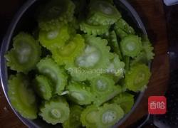 清炒苦瓜 它是甜的的做法图解4