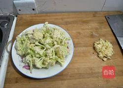 素炒菜花的做法图解2