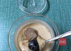 牛奶炖花胶的做法图解2