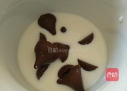 巧克力奥利奥熔岩马克杯蛋糕的做法图解1