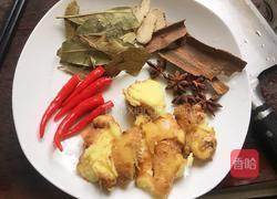 土豆红烧肉的做法图解1