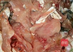 水煮鲤鱼的做法图解2