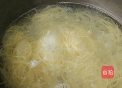 西红杮意面的做法图解2