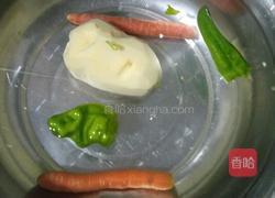 青椒炒土豆丝的做法图解1