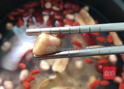 花胶瑶柱花生煲鸡汤的做法图解6
