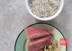 蛤蜊瘦肉粥的做法图解1