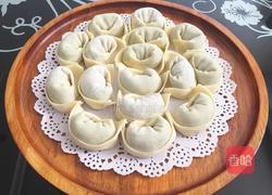 芹菜猪肉元宝馄饨包法的做法图解1