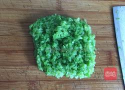 水饺-猪肉芹菜胡萝卜馅儿的做法图解2