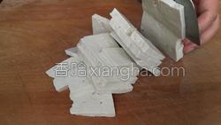 辣白菜豆腐汤的做法图解1