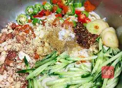 Illustration of how to make delicious cold noodles 1