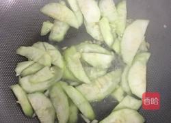 鸡蛋香肠炒丝瓜的做法图解6