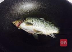 黑枸杞鲫鱼豆腐汤的做法图解5