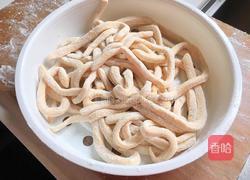 花旗参母鸡汤手工刀切面的做法图解4