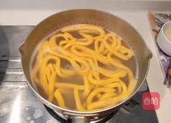 花旗参母鸡汤手工刀切面的做法图解7