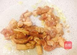 青椒炒肉丝的做法图解3