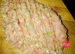 茴香大肉饺子的做法图解2