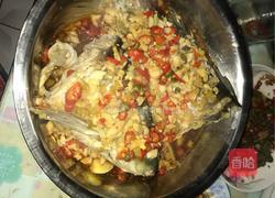 酸辣蒜蓉粉丝蒸鱼的做法图解3
