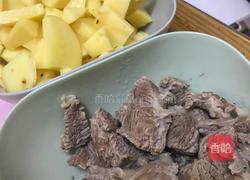土豆烧牛腩的做法图解4
