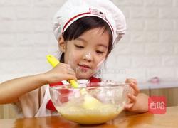 《香蕉马芬》五岁宝宝下厨房的做法图解3