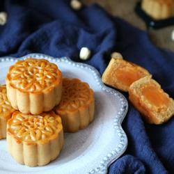 广式月饼（莲蓉蛋黄陷）的做法[图]