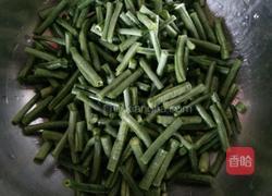 豇豆土豆丝的做法图解1