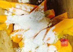 蛋黄焗南瓜的做法图解3