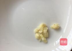 红椒炒红薯梗的做法图解2