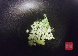 米线花样吃—黑椒炒米线的做法图解3
