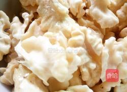 核桃炒木耳的做法图解1