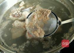 红枣莲藕大骨汤的做法图解4