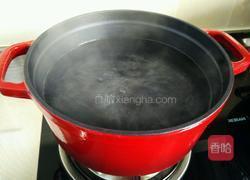 红枣莲藕大骨汤的做法图解5