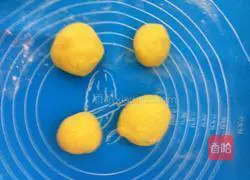 Illustration of how to make cornmeal and bean paste steamed buns 4