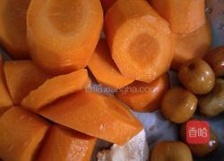 土茯苓绿豆老鸽汤的做法图解1