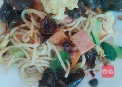 什锦火腿蛋炒面的做法图解7