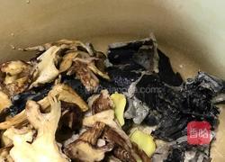 松茸炖乌鸡的做法图解6