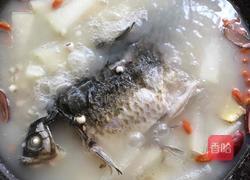 薏米冬瓜鲫鱼汤的做法图解3
