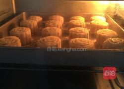 椰蓉蔓越莓月饼的做法图解24