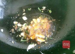 梭子蟹炒年糕的做法图解5