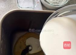 普通面粉版北海道吐司(包括10分钟剪出手套膜)的做法图解3