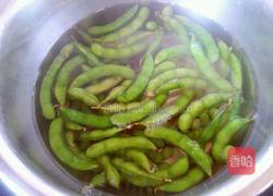 毛豆炒胡萝卜粒的做法图解1