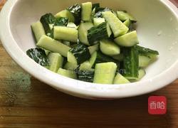 凉拌黄瓜的做法图解2