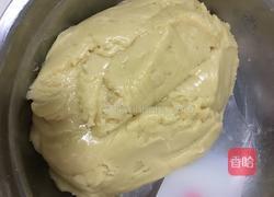 莲蓉蛋黄月饼的做法图解5