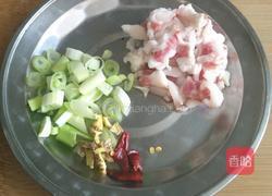 酸辣生汆肉丸汤的做法图解6