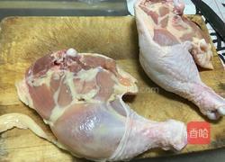 早餐组合（黄焖鸡米饭，萝卜紫菜汤）的做法图解1